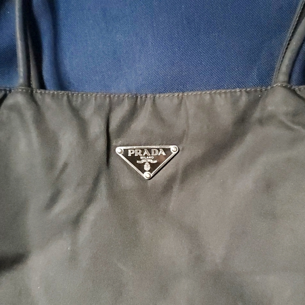 PRADA PURSE BLACK in great condition